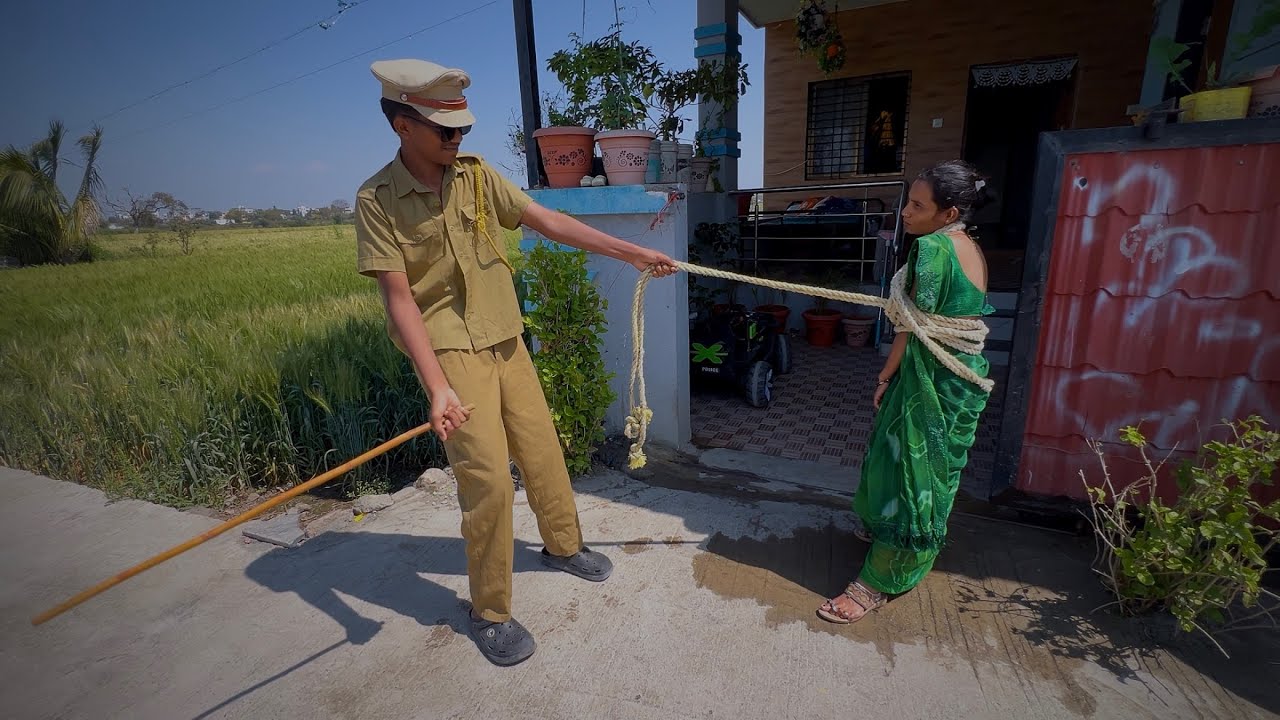 तनुच्या मम्मीला पोलीसाने बांधून ठेवलं 🫣#भांडण 