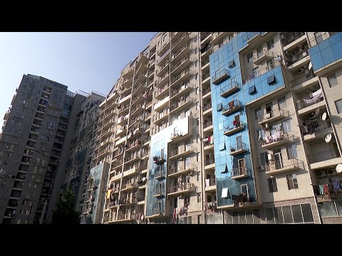 აფხაზავების მრავალშვილიან ოჯახს ბათუმის მერიამ დღეს ბინა გადასცა