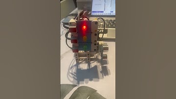 Programa con MakeCode en tu placa microbit, los diferentes semáforos que puedes construir con Nezha.