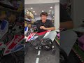 Video: Moto Elettrica per bambini 12V Cross Aprilia RX125 con Ruote in Gomma Sedile in pelle Doppio Motore Rotelle Luci e Suoni