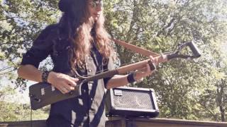 Video thumbnail of "Crankin' Up the 3-String Shovel Guitar!"