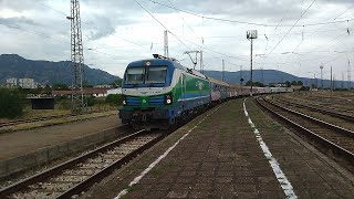 80 048 с БВ3624 / 9 вагонен състав пристига  на гара Сливен