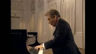 Barenboim Plays Mozart's Sonata No. 15 In F Major K. 533/464