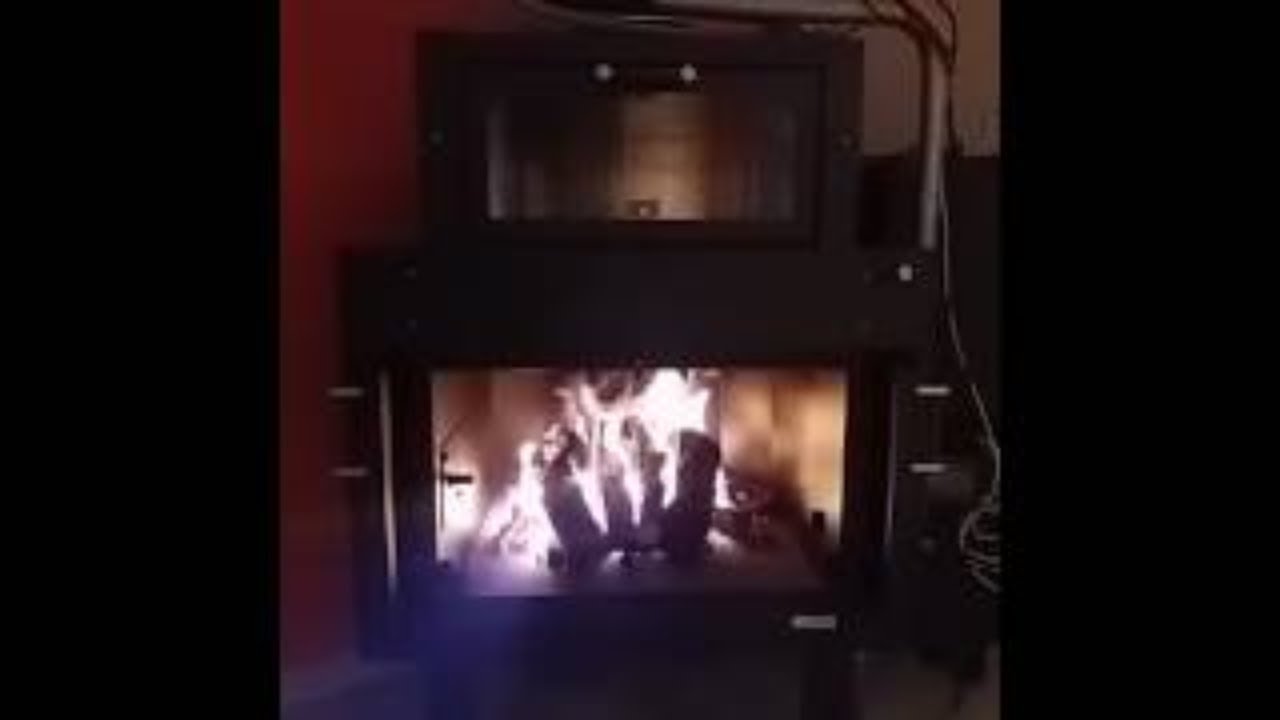 Termocamino Ftl con forno Genius legna pellet accensione dall'alto