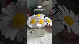 DIY Daisy Flower #flowers #papercraft #diy #clay #clayart #art #shorts #shortsviral #paperflower
