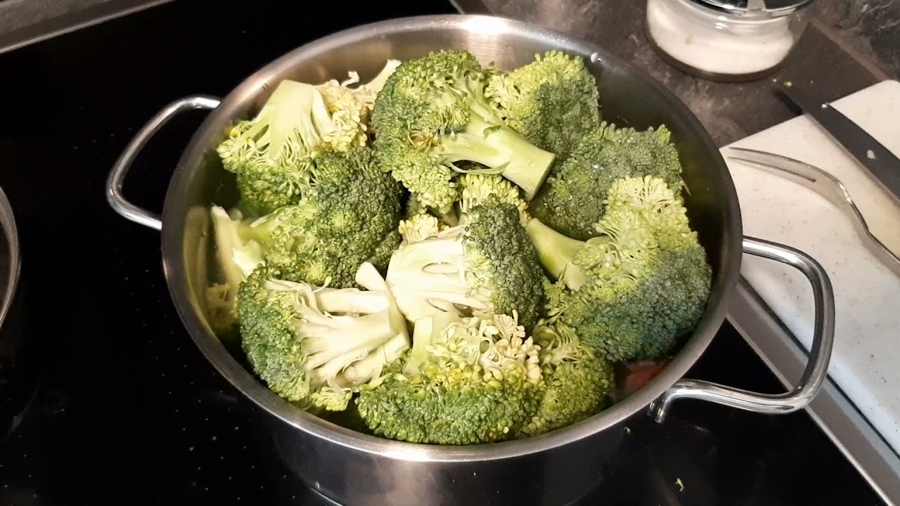 Meine Brokkoli-Suppe für ganze Familie. Лёгкий брокколи суп для всей семьи.