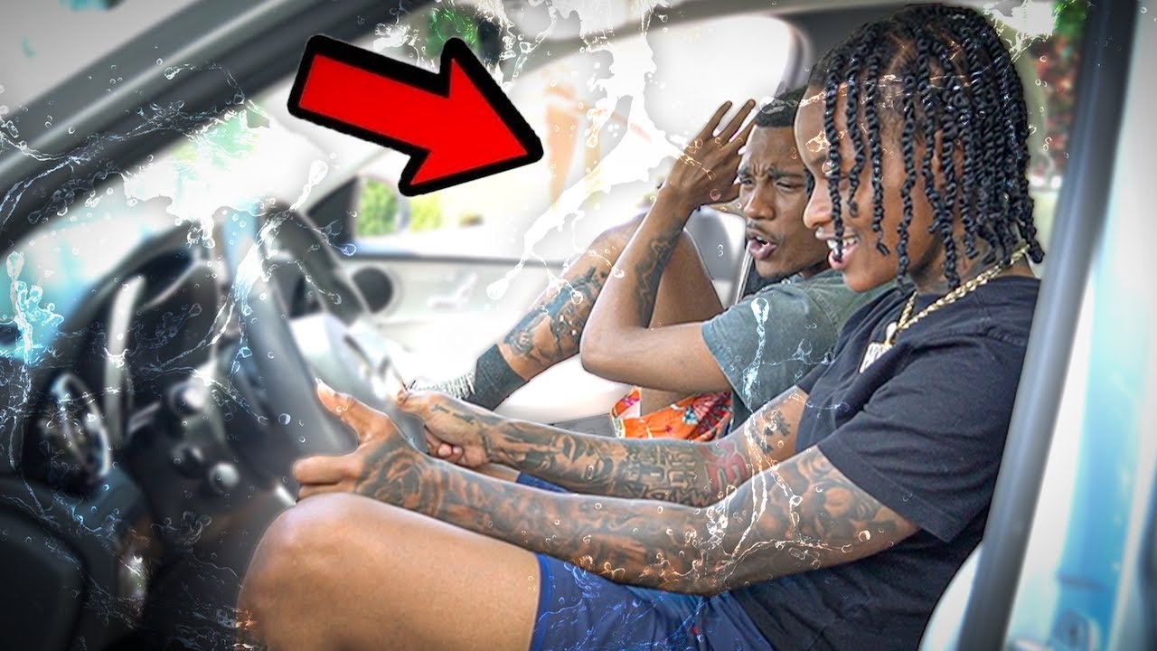 OPENING AR'MON WINDOW WHILE GOING THROUGH THE CARWASH PRANK *HILARIOUS*