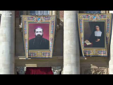 Pope canonizes 7 “authentic” people of faith