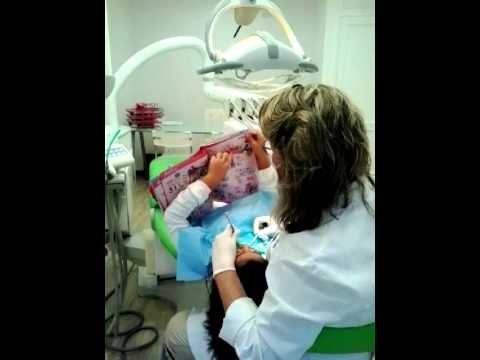 Cómo hacer que los niños se sientan bien en el dentista - INMACULADA VINUELA CLINICA DENTAL