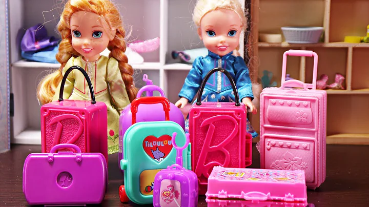 Elsa and Anna toddlers go on holidays and pack their suitcases