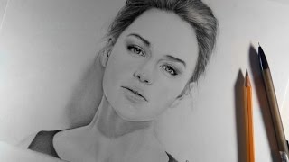 Drawing pencils Emilia Clarke (Кхалиси, Игра престолов)