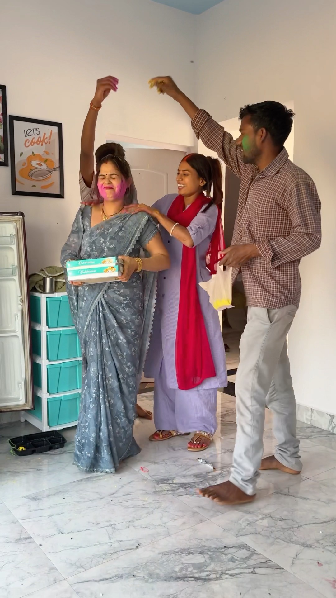 Bacche ne paise le kar apani maa ko hi rag lagaea diya~?#shorts #comedy #funny #pushpanjalimaurya