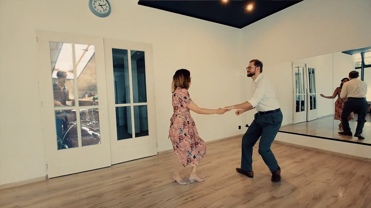 She Remind Me of You – Frank e la Famiglia & Swing City