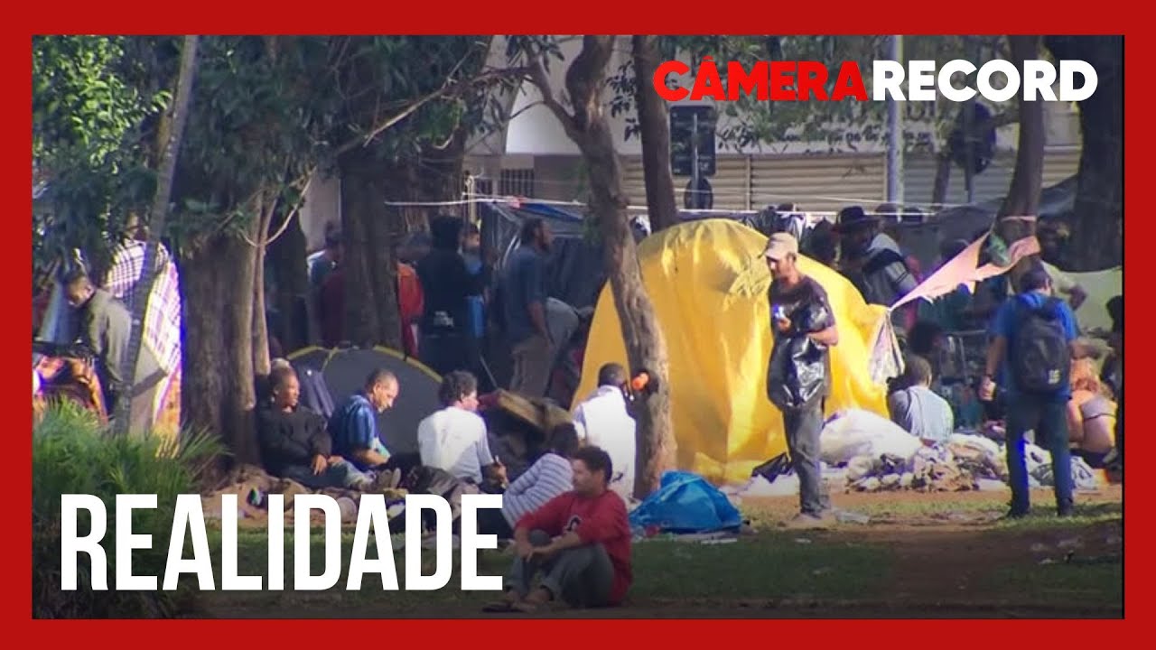 Câmera Record desta quinta (22) mostra como a Cracolândia resiste em SP