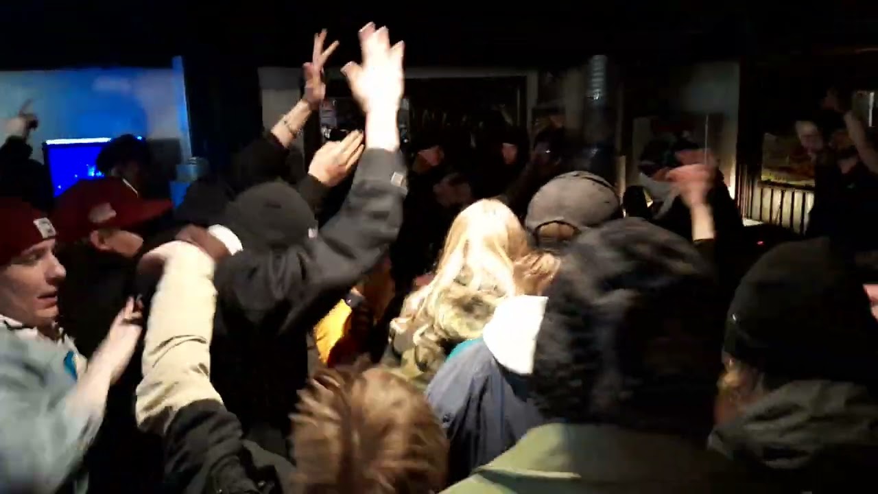 Tommy Sober - Valkohai LIVE