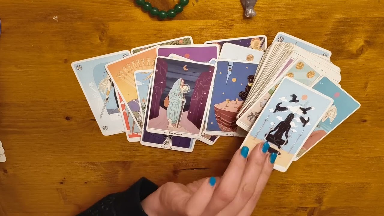 🔮UNA PERSONA STA PER TORNARE DA TE , MA TU SEI CAMBIATA /O!  #tarocchioggi #tarocchiamore