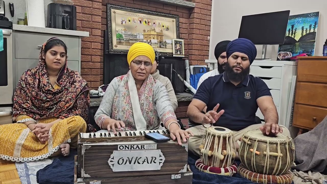 Paramatma nu vass ch kon kr skda hai? God is under control by his devotees only 