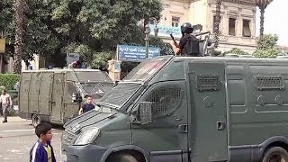 Mısır'da darbe mahkemesine öfke sokağa taştı