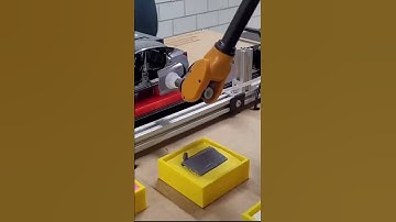 Did you know that the automotive industry is one of the most automated sectors in the world? 🚗⚙️