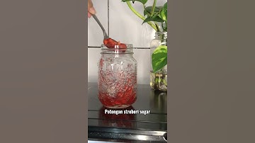 Thumbnail of Bikin Matcha Strawberry Milk, cuma pakai 4 bahan | matcha strawberry drink idea