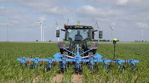 Tractor Integrated Active Implement Guidance | John Deere  | Cornthwaite Group