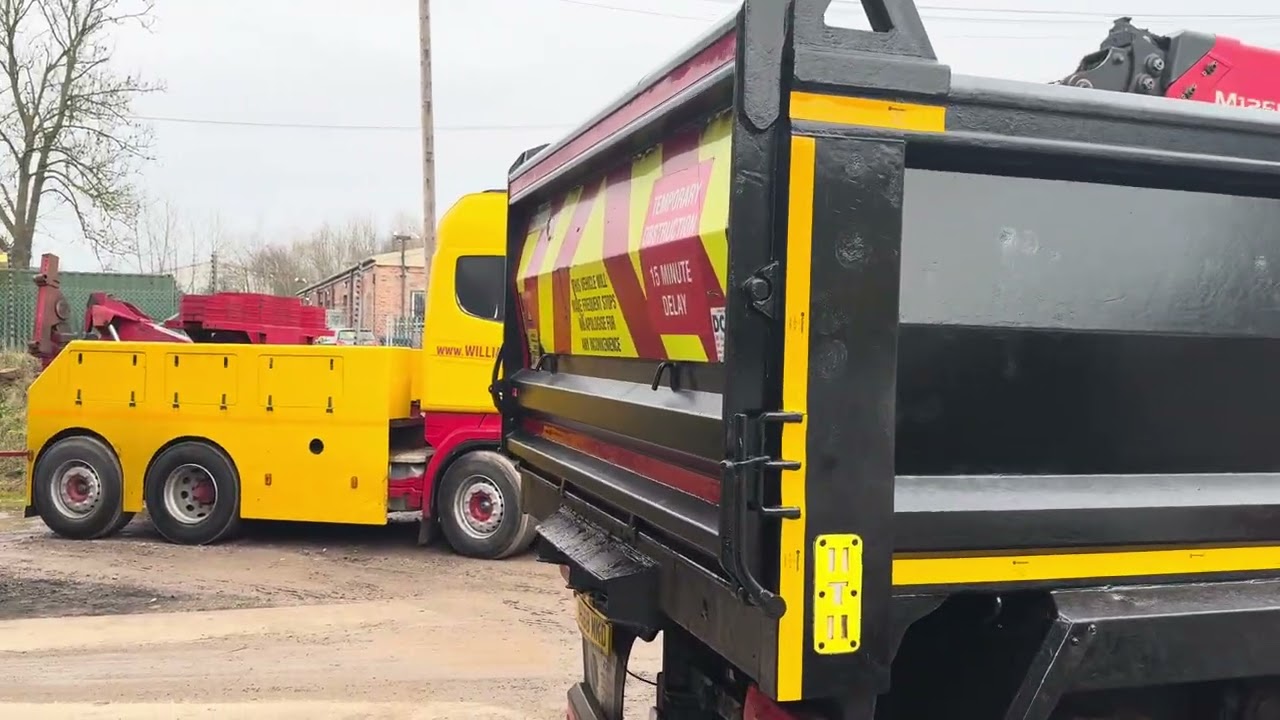 DAF CF 8x4 tipper with Palfinger crane YG68 MKD