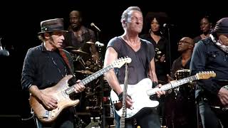 Bruce Springsteen (w/ Eddie Vedder &amp; Tom Morello) - Highway To Hell (multicam) (dubbed)