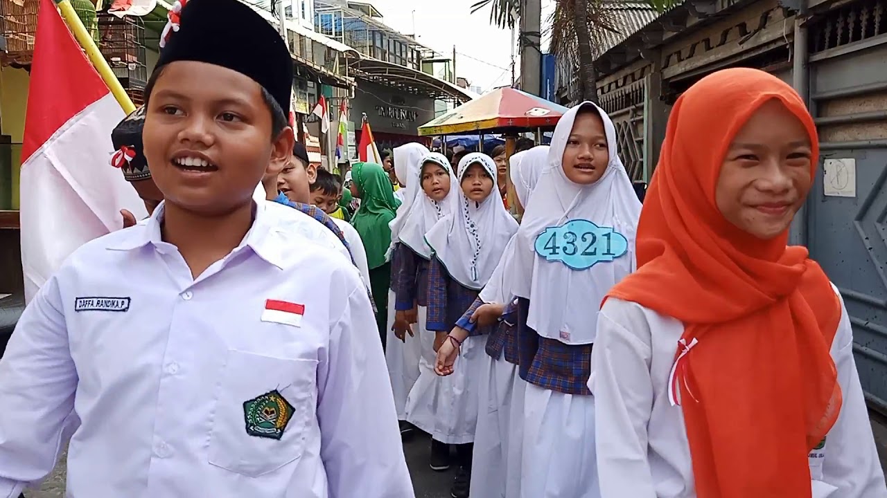 Lomba Gerak Jalan. MI Nurul Islam II