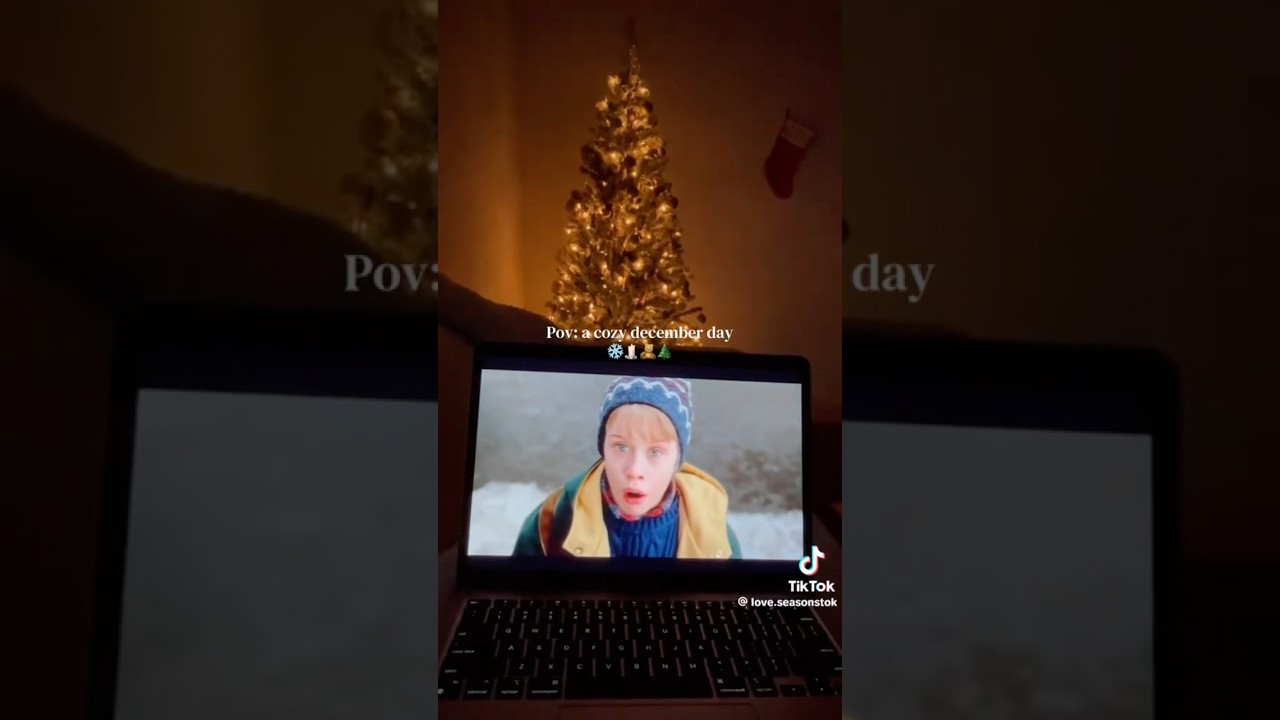 POV: A cozy December day!! 🎄🎅🏻 | WEEKLY SHORT #193 {#shorts #christmas #xmas}