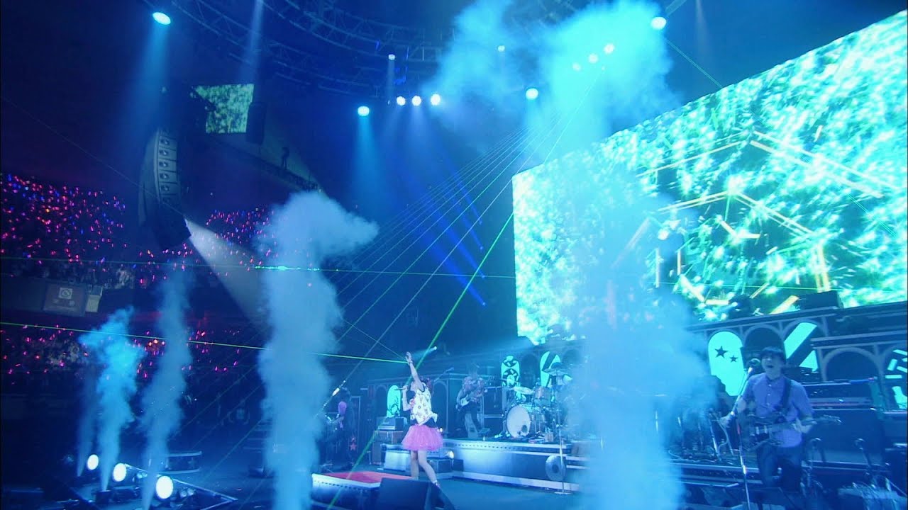 crossing field -LiVE is Smile Always〜PiNK & BLACK〜 in 日本武道館「いちごドーナツ」-