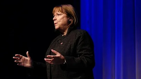 Is social media changing democracy? |  Wendy Hall