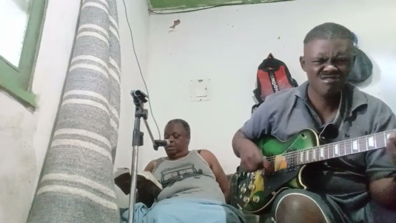 Cantor eric silva musico com  sua mae louvores da harpa crista 564 contas bencao