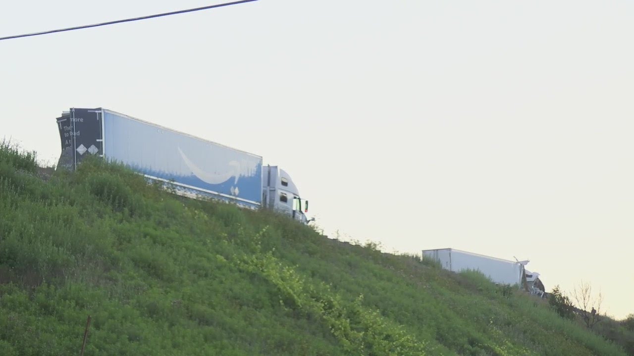 One dead after multi-vehicle crash on I-80 - YouTube