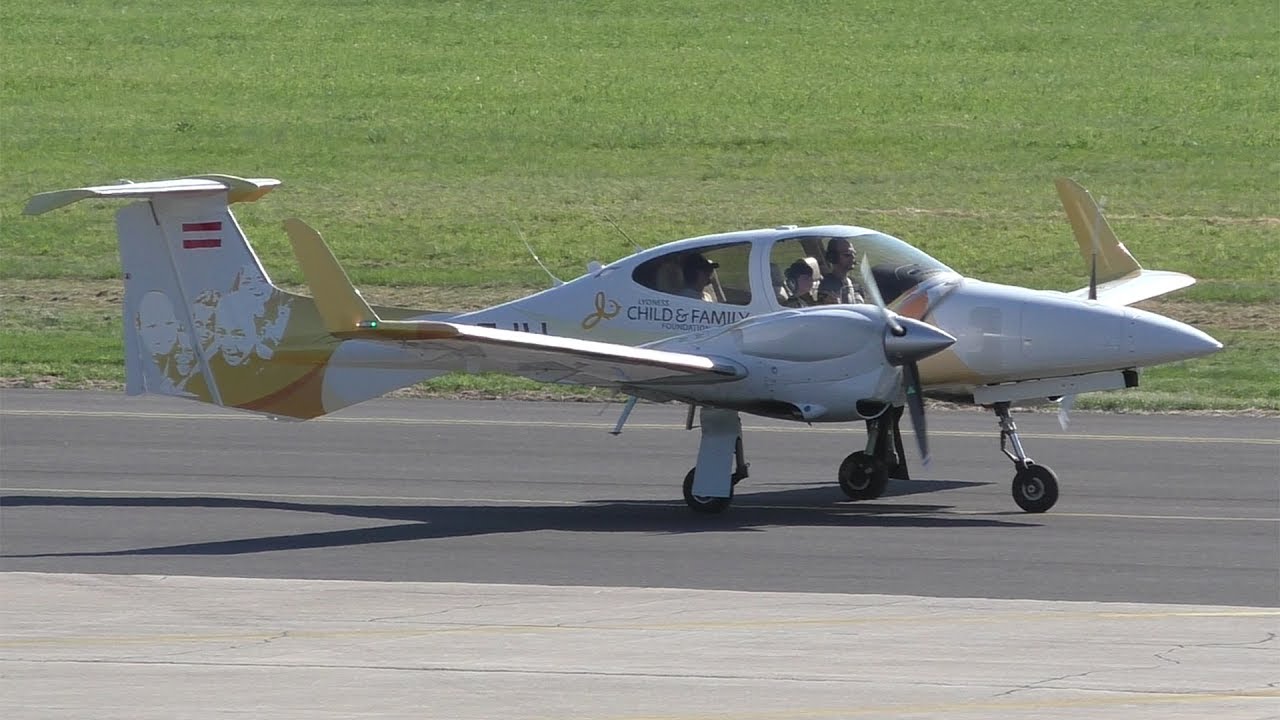 dieflugschule.at DA42NG Twin Star takeoff at Graz Airport | OE-FJW