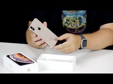 Распаковка iPhone XS Max в золоте