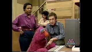 Classic Sesame Street - The New Computer