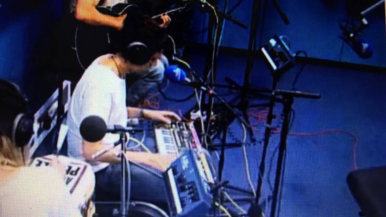 Will and the People - Shakey Ground