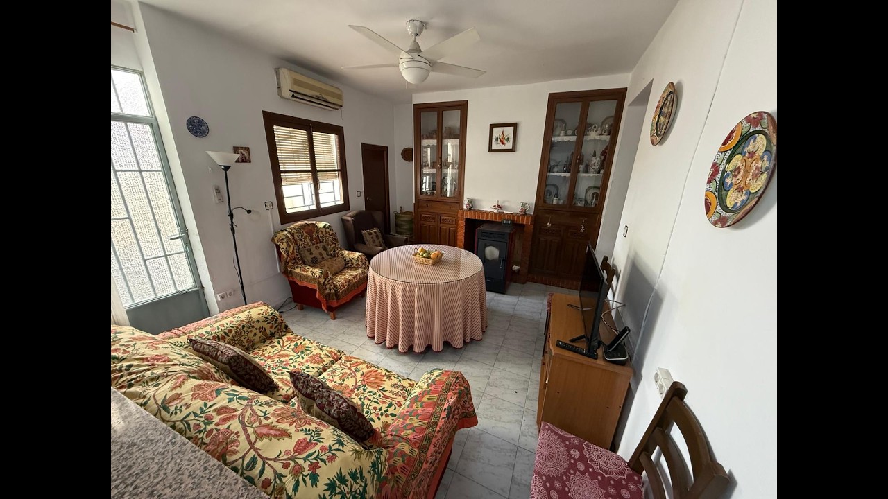 TOWNHOUSE WITH POTENTIAL, FOR SALE IN CALASPARRA, REGION OF MURCIA.