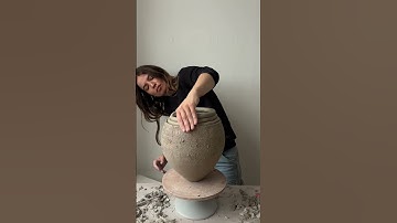 Hand-building a Pot using the Coiling Method #pottery #coiling #ceramics