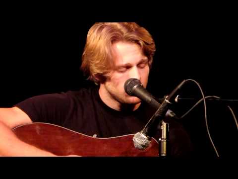 Chase Coleman live in NYC 10-28-10 - 03 - Hurt and Dolphins Cry