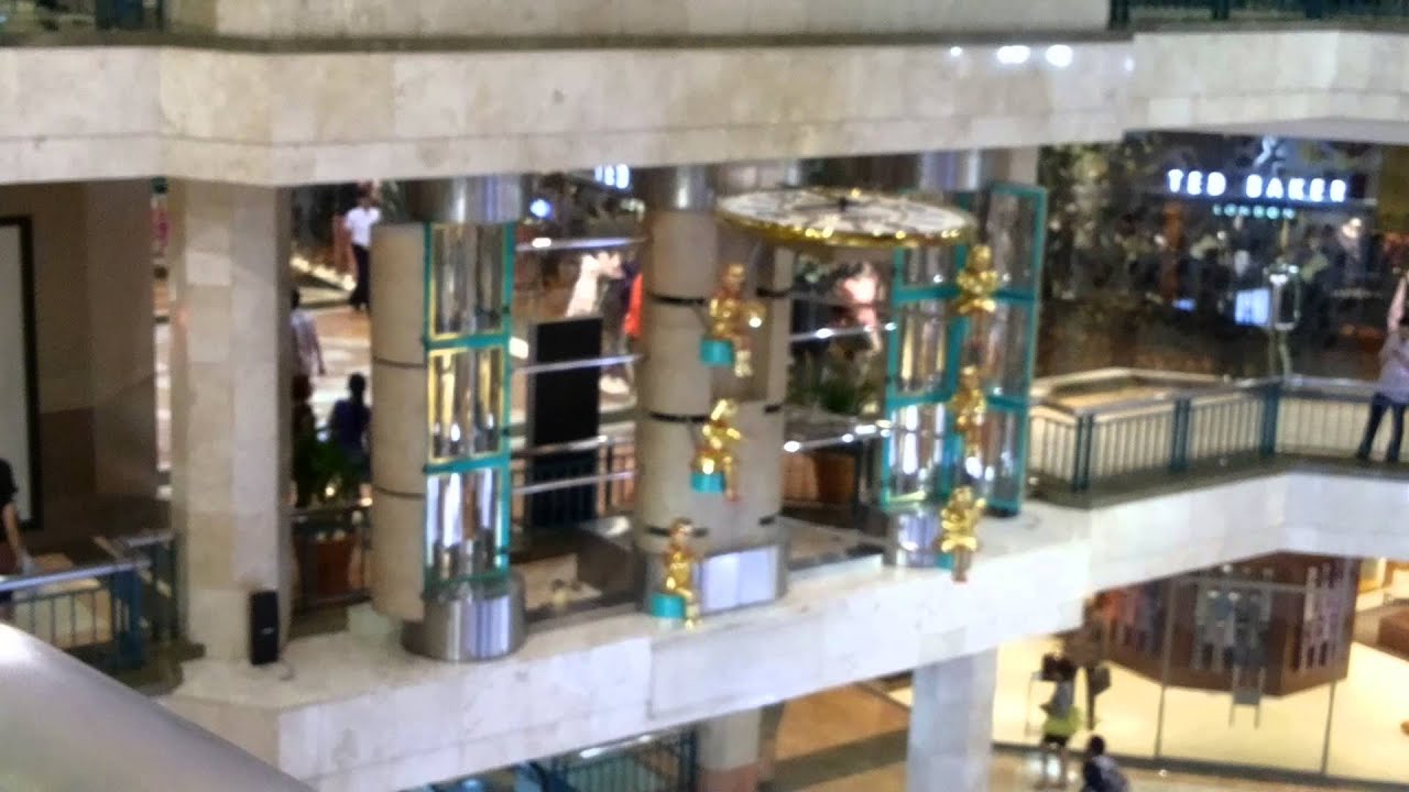 Music in Clock at Plaza Senayan - YouTube