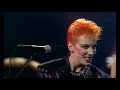 Eurythmics  sweet dreams are made of this live 1984