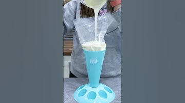 Compound Chocolate Butter Ganache 💋 Get the recipe for free on frostform.com 💕 #cakedecorating