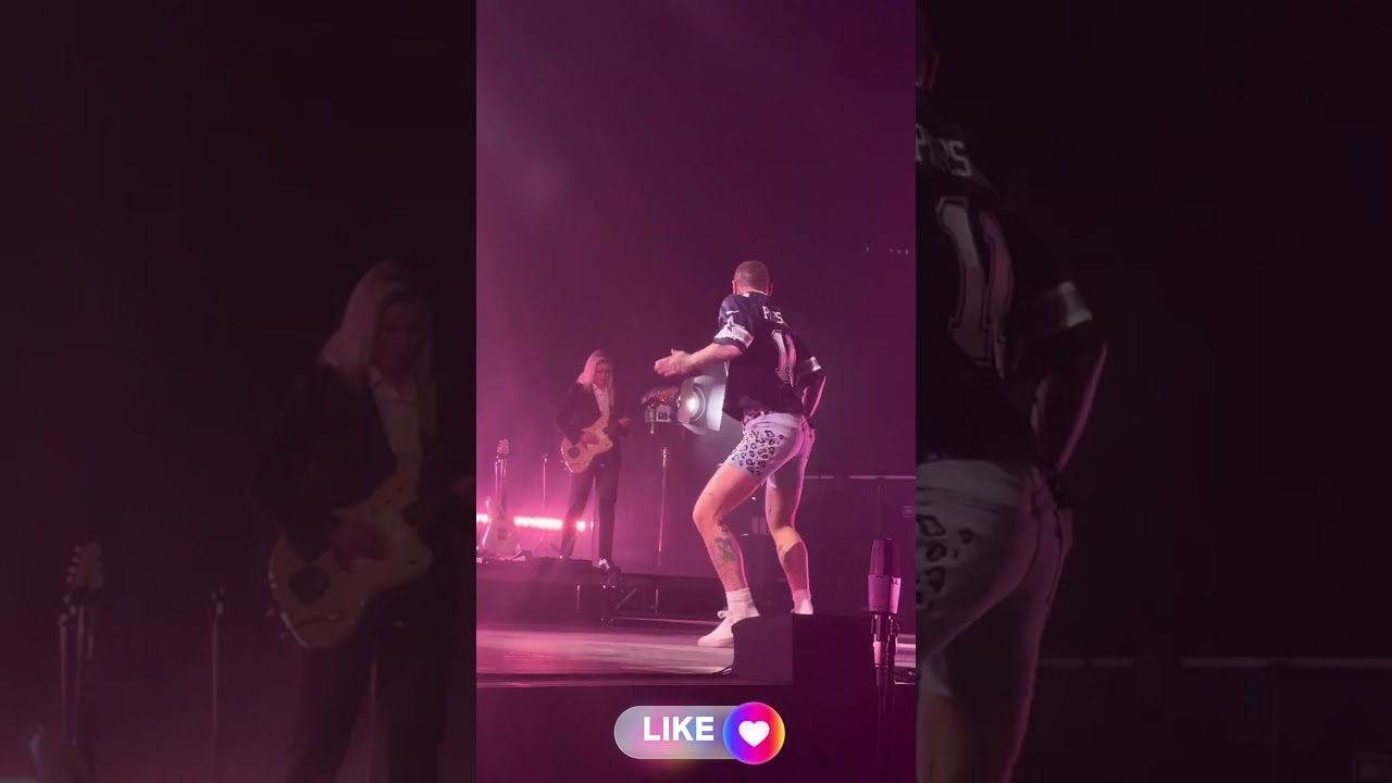 Post Malone rockin' the house ✨