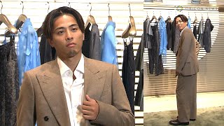 バスケ・富樫勇樹、ベージュのセットアップでアルマーニ表参道店に来場　“バスケを始めてから貫いていること”を明かす　『ジョルジオ アルマーニ 表参道店オープニングセレモニーイベント』