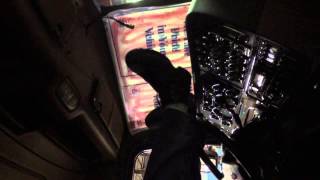 How to remove a Peterbilt windshield