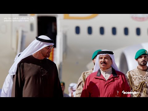 رئيس الدولة يصل البحرين في زيارة عمل والملك حمد بن عيسى في مقدمة مستقبليه
