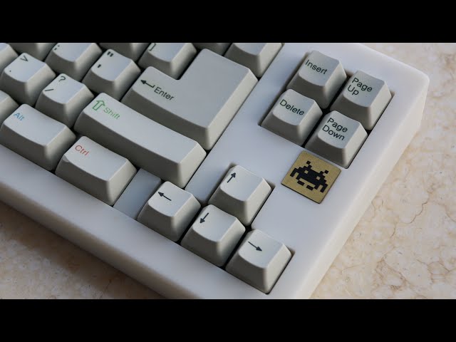 4th gen black clicky (Hi-Tek 725)space invader 68% homemade keyboard typing demo