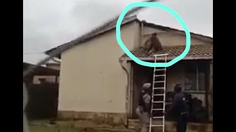 Witchcraft: Old woman found on top of her neighbours’ house: Mzansi was left Angered