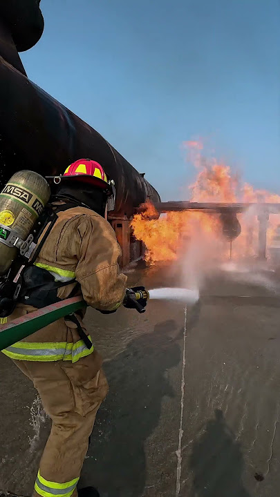 GoPro | A Firefighter's POV 🎬 Erik Fernandez #Shorts #Firefighting